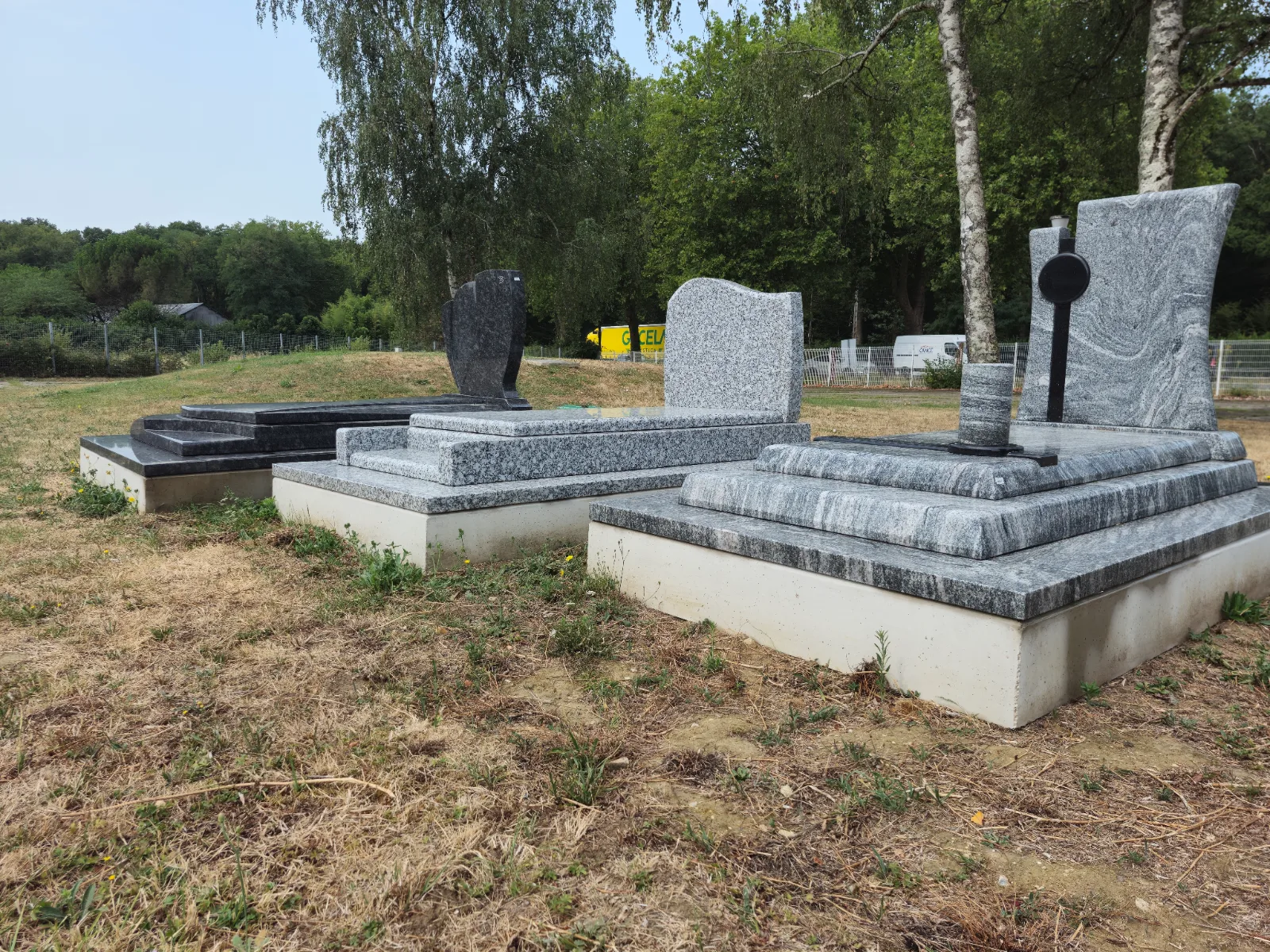 Rénovation et redorure d'un monument funéraire
