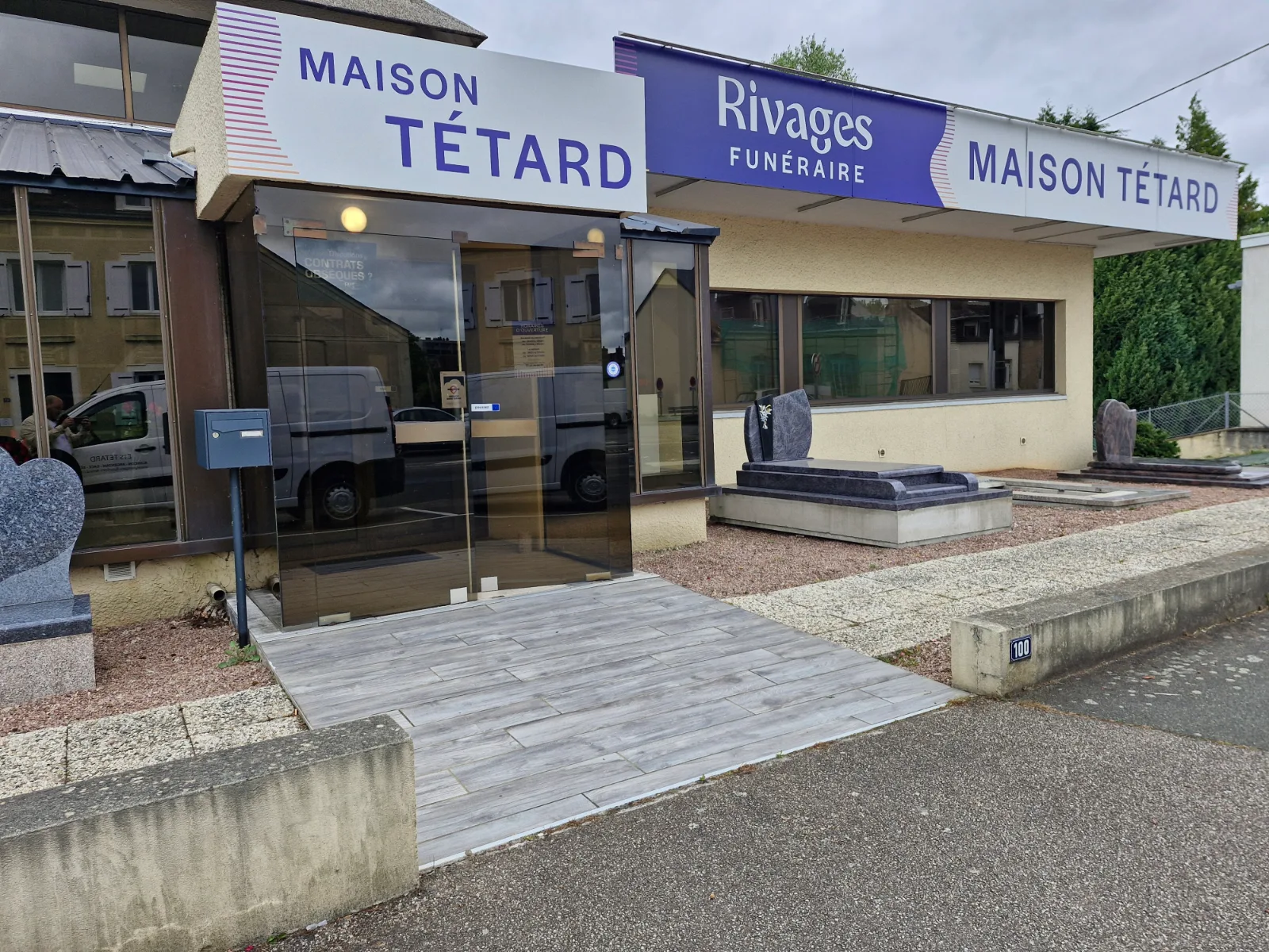 Maison Tétard  — maison funéraire Rivages