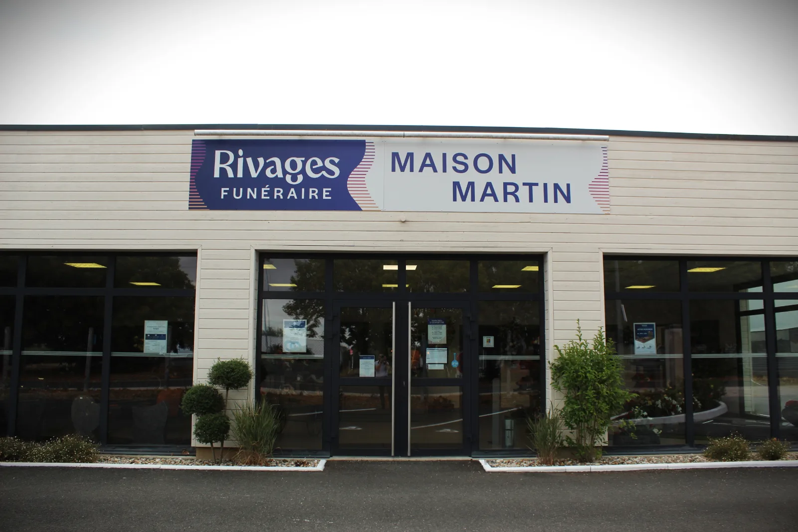 Maison Martin Vineuil — maison funéraire Rivages